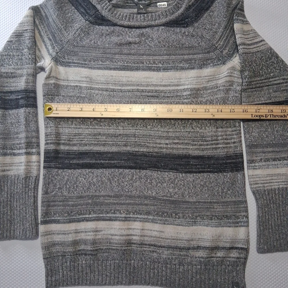 Womens Gray Striped Sweater - Picture 6 of 9